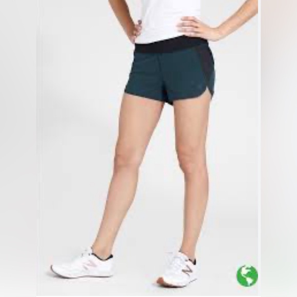 Athleta Track This Run Short 3”, sz M - Picture 8 of 9